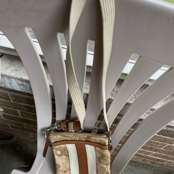 VINTAGE Coach Tan and White  Bag - Picture 7 of 9